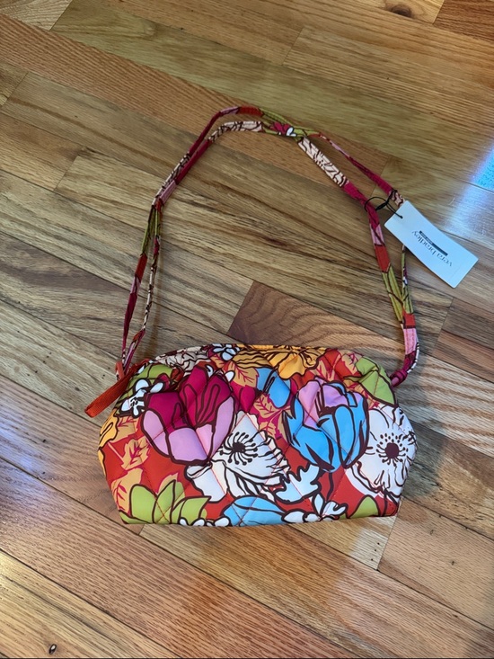 Vera Bradley Handbags - NWT Vera Bradley Camera Bag
Crossbody Midday Garden Ultralight Small Purse